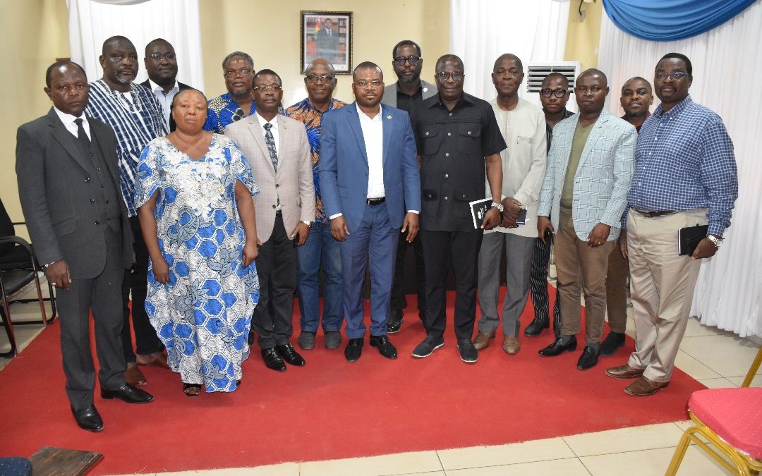 Visite des maires de la région Maritime et du grand Lomé au siège de la commune Agoè-Nyivé1, après l’incendie du marché